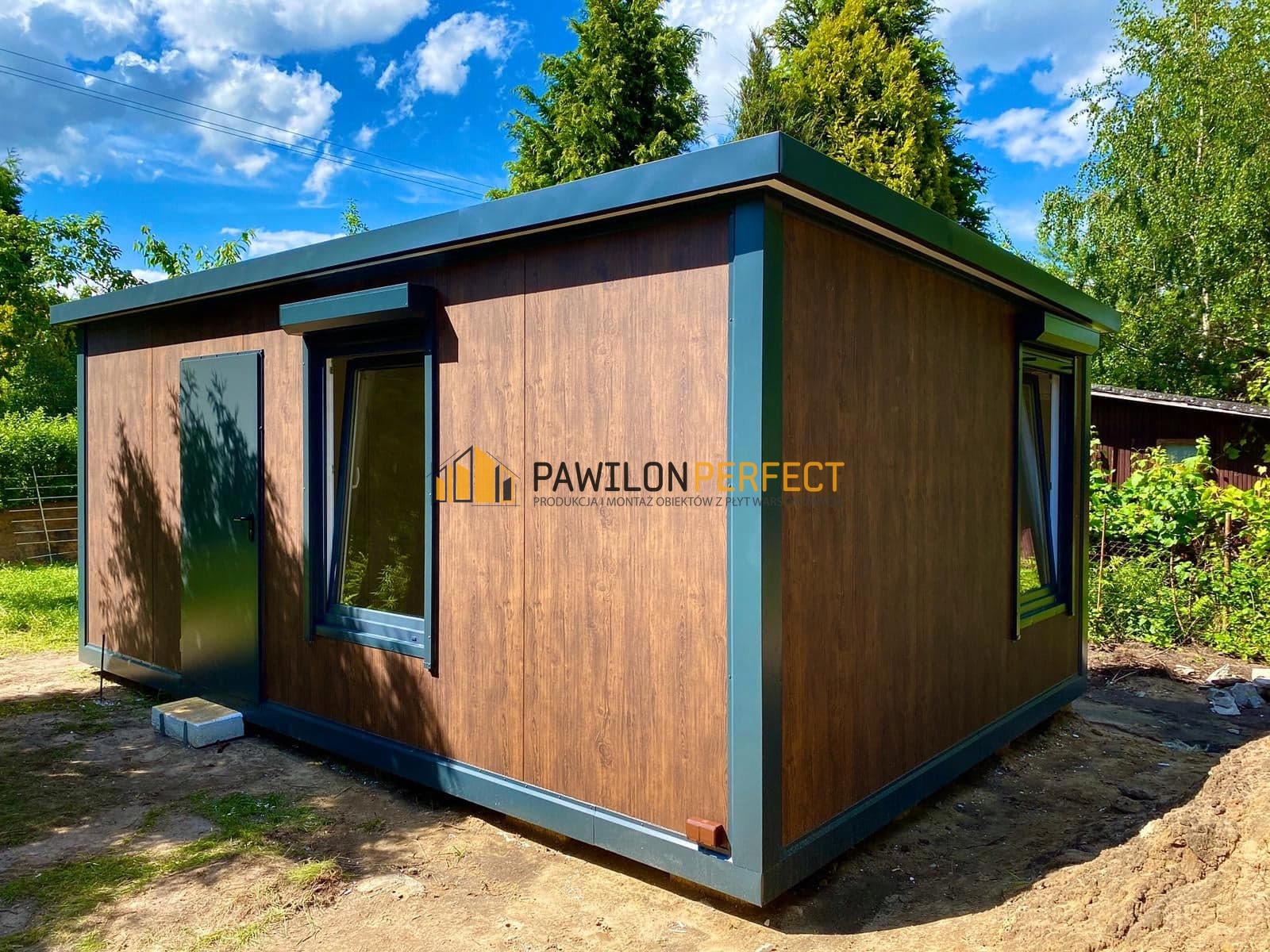 OBCHODNÝ PAVILÓN, SLUŽBY, BYTOVÝ KONTAJNER